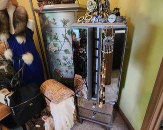 Mirrored Standing Jewelry Chest