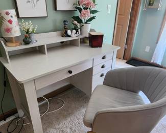 Petite Desk