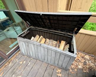Deck Box - lid works great!