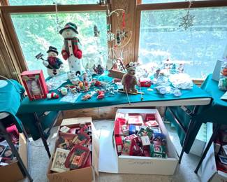 Hallmark Ornaments, Christmas Decor