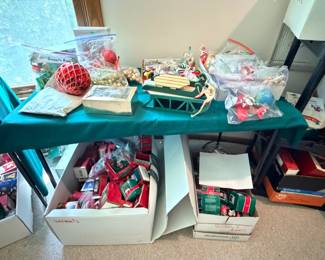 Hallmark Ornaments, Christmas Decor