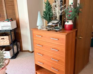 Dresser, Christmas decor