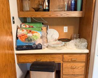 Serving dishes, garbage can