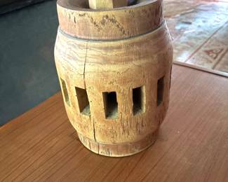 Antique wagon wheel hub made into table lamp