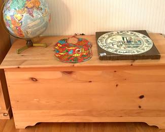 Pine trunk/toy chest