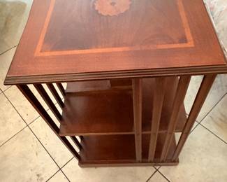Vintage iEdwarfisn-style revolving book table