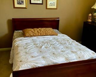 Vintage Cherry Wood full size bed - Full Size mattress