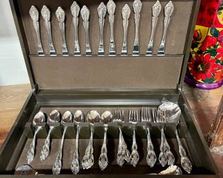 ONEIDA COMMUNITY FLATWARE