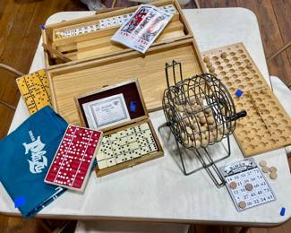 DOMINOES, BINGO SET, MAH JONG SET