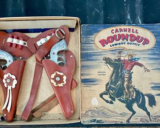 VINTAGE CARNELL ROUNDUP TOY GUNS WITH HOLSTER IN ORIGINAL BOX