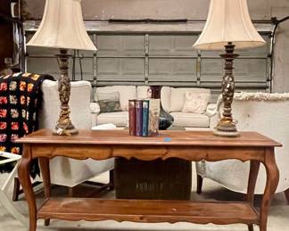 SOFA TABLE, ACCENT LAMPS