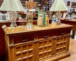 VINTAGE DREXEL BUFFET, CRYSTAL LAMPS, CARVED PINEAPPLE BOOKENDS