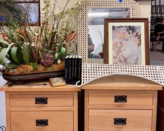 END TABLES, FLORAL ARRANGEMENTS