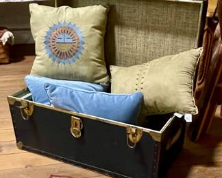 OLD TRUNK, SOUTHWEST DESIGN ACCENT PILLOWS