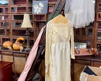 VINTAGE WEDDING DRESS