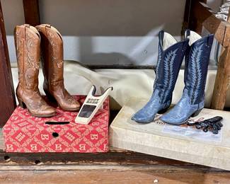 LADIES VINTAGE BOOTS BY LARRY MAHAN AND SHYANNE