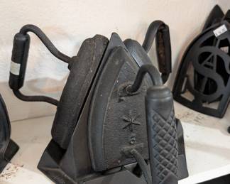 Shepard Hardware Co. Cast Iron Sad Iron Set — No. 6, 7 & 9 with Stand
