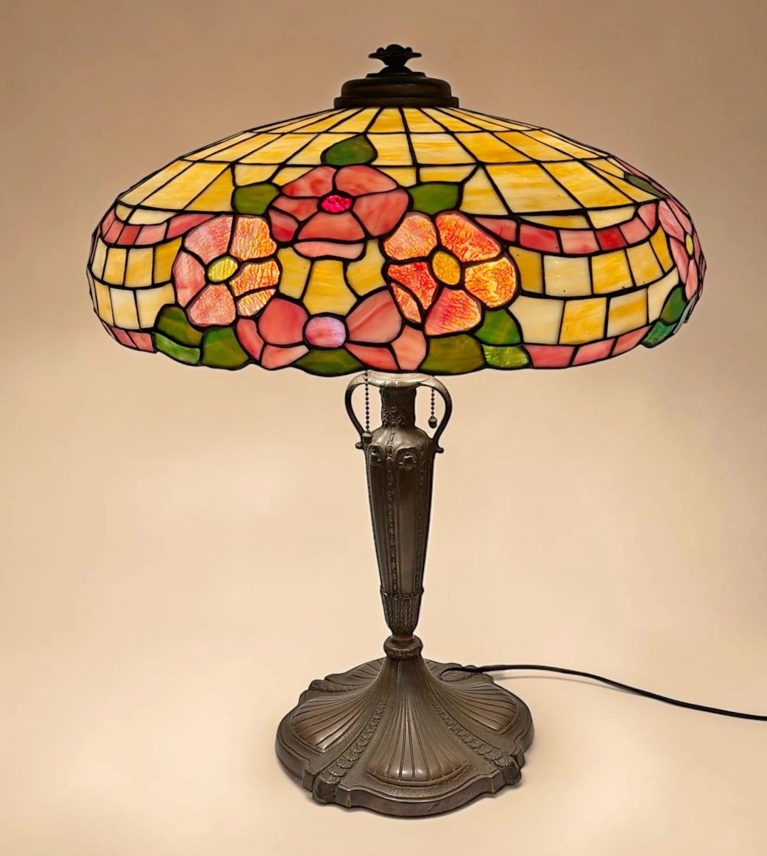 CHICAGO MOSAIC CO. Stained Glass Lamp