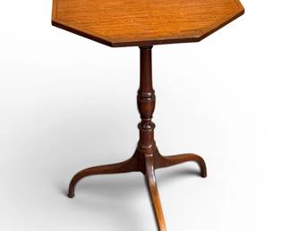 Early Federalist Wine Table, Flamed Mahogany