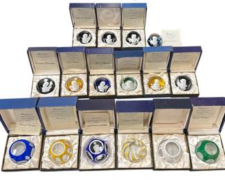 Collection Limited Edition BACCARAT Sulphide Cameo Paperweights