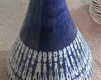 d vase