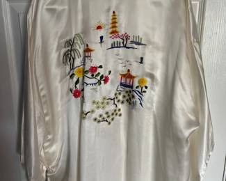 063 Assorted Vintage Silk Chinese Embroidered Kimonos
