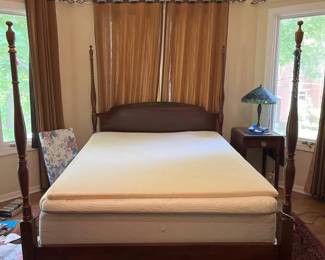 089 Antique FourPoster Queen Mahogany Bed Frame