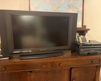043 Olevia LCD HDTV with DVD Player and VCR