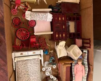 009 Vintage Dollhouse Miniature Furniture Doll Collection