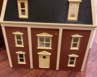 010 Vintage Wooden Colonial Dollhouse