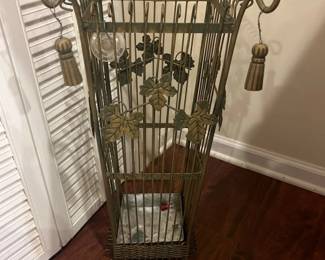 037 Vintage BrassTone Metal Umbrella Stand with Leaf Motif