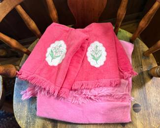 Vtg Kitchen Towels 