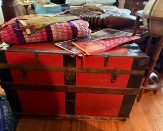 Vtg Trunk 