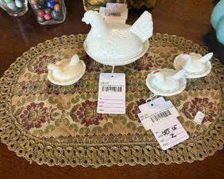 Indiana Glass Hen on Nest, Mini Westmoreland Hen on Nest
