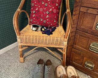 Shoes,Wicker Chair