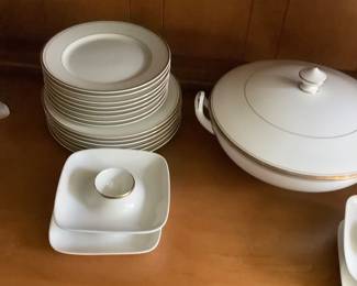 White China with gold ring by Flitz & Floyd “Palais”, 46 pcs. Price: $140.00