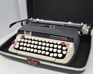 Smith-Corona Classic 12 Typewriter
