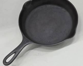Griswold Cast Iron Skillet No. 6