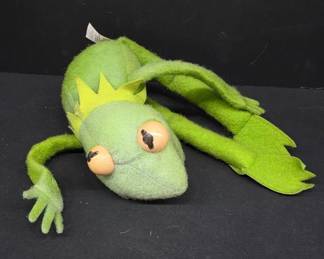 HELP ME!! Fisher-Price Kermit The Frog Doll