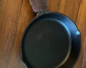 Lodge Cast Iron Skillet with Leather Handle Cover