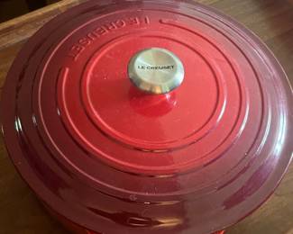 Le Creuset Signature Round Dutch Oven 6.75 Qt Cerise