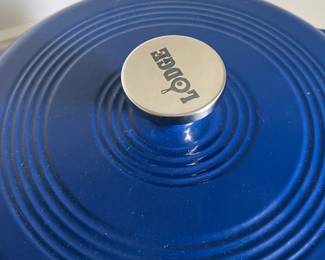 Lodge 6 Quart Enameled Cast Iron Dutch Oven