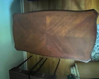 Mahogany Coffee Table with Scalloped Edges