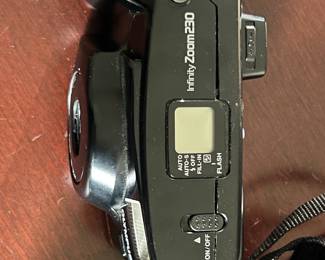 Olympus Infinity Zoom 230 QD