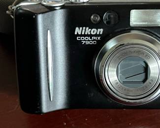 Nikon COOLPIX 7900 Digital Camera