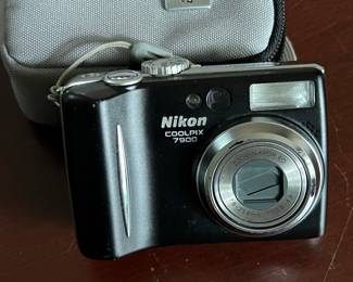 Nikon COOLPIX 7900 Digital Camera