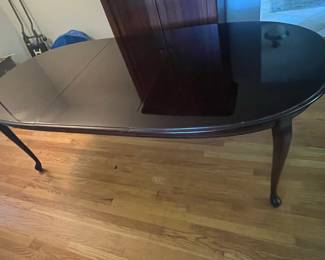 Queen Anne Style Cherry Oval Dining Table with Leaf Extension