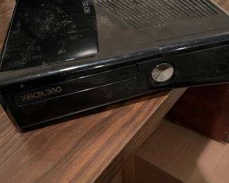 Microsoft Xbox 360 S Slim Console 250GB Bundle