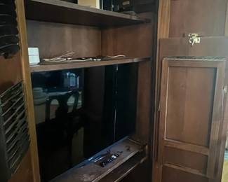 Ethan Allen British Classics Collection Armoire / Entertainment Center / Office Desk