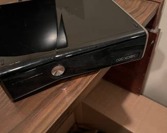 Microsoft Xbox 360 S Slim Console 250GB Bundle